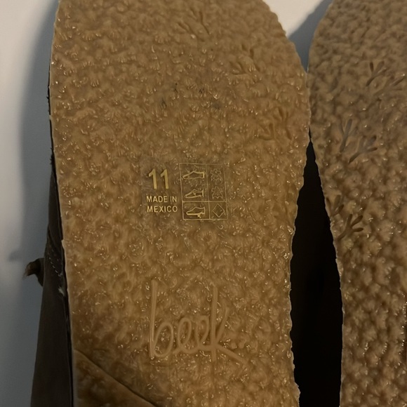 BEEK Penguin Genuine Shearling Lined Chukka Boot In Pecan - Women’s 11 - Picture 6 of 12